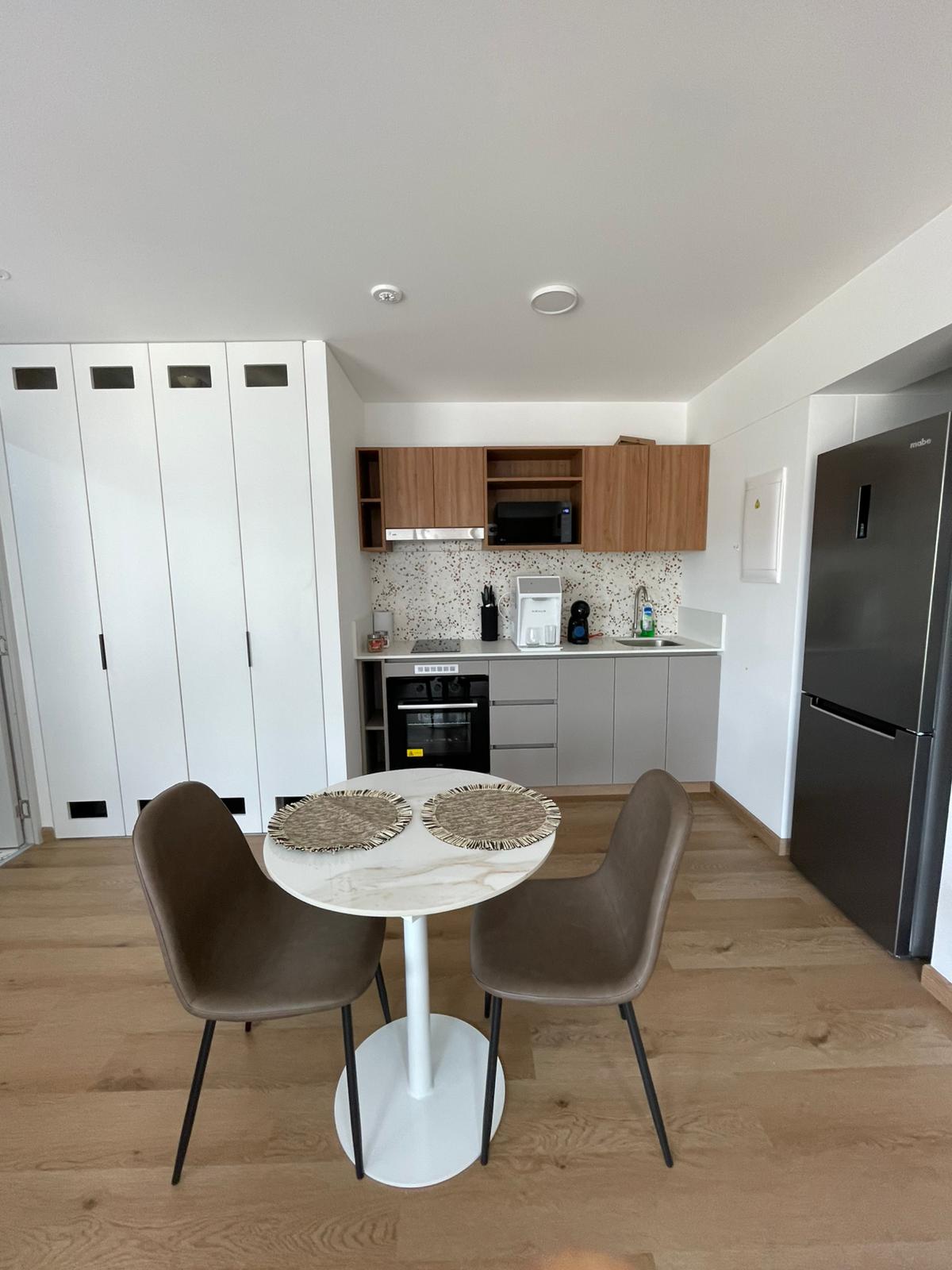 ALQUILER DE DEPARTAMENTO DE ESTRENO AMOBLADO  – 34 m² -  MIRAFLORES — foto 2