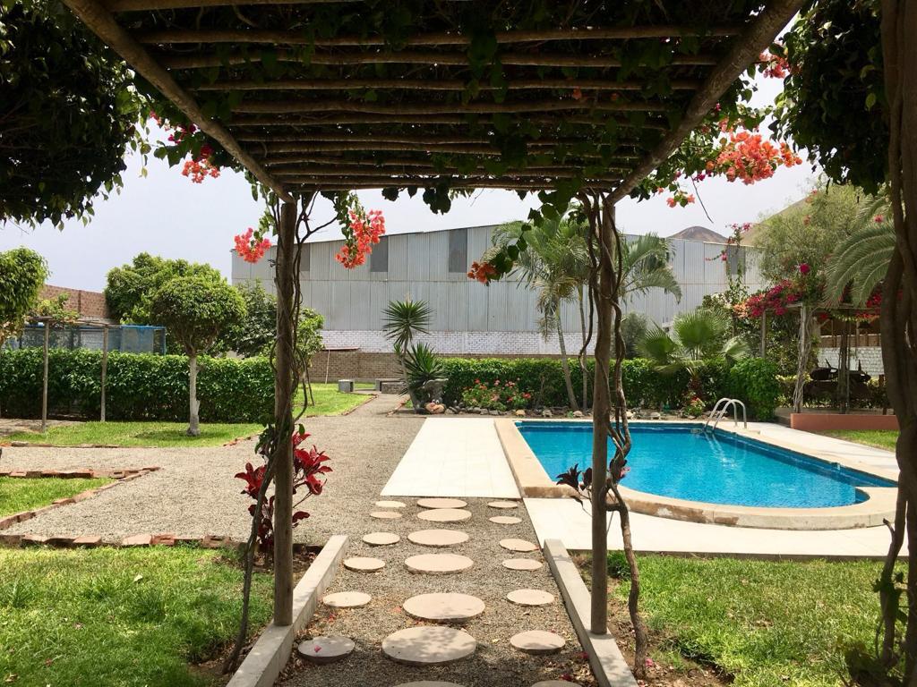 CASA HUERTA + ALMACÉN EN CHILCA – US$ 850,000 — foto 2