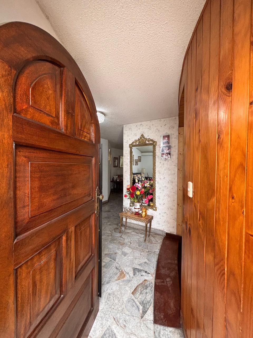 VENDO CASA DE 302M2 FRENTE A PARQUE EN LAS BEGONIAS / SAN BORJA $650,000 — foto 5