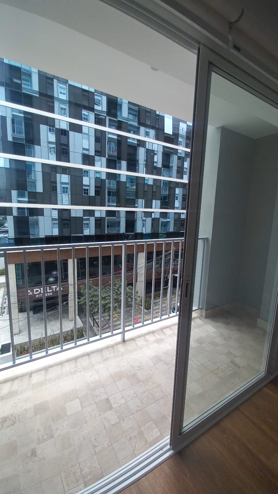 ALQUILER MODERNO DPTO. DE ESTRENO EN MIRAFLORES A 1 CUADRA DEL MALECON — foto 2